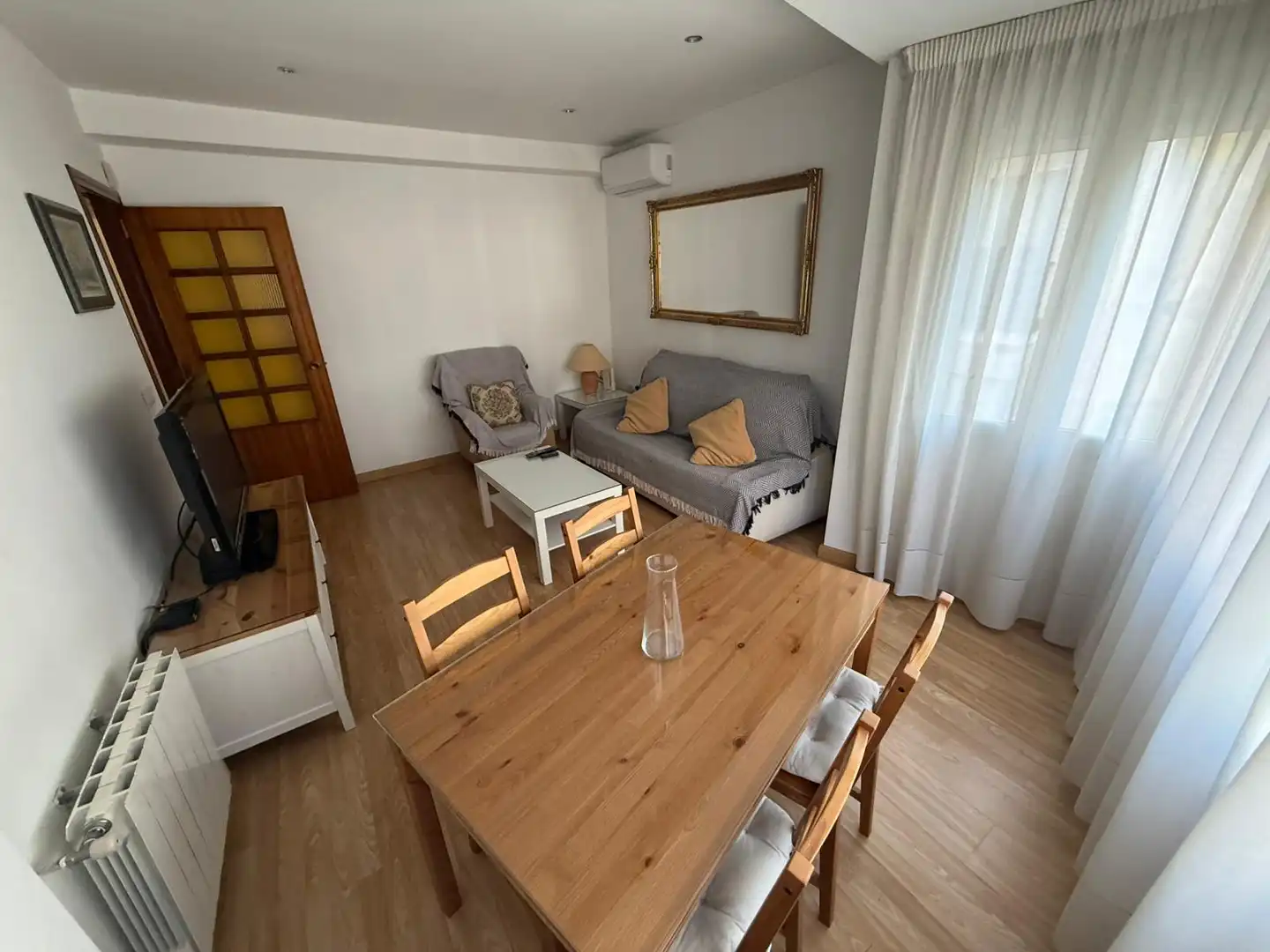 Sala d'estar de Pis de lloguer en Jaén amb Aire condicionat, Calefacció i Moblat
