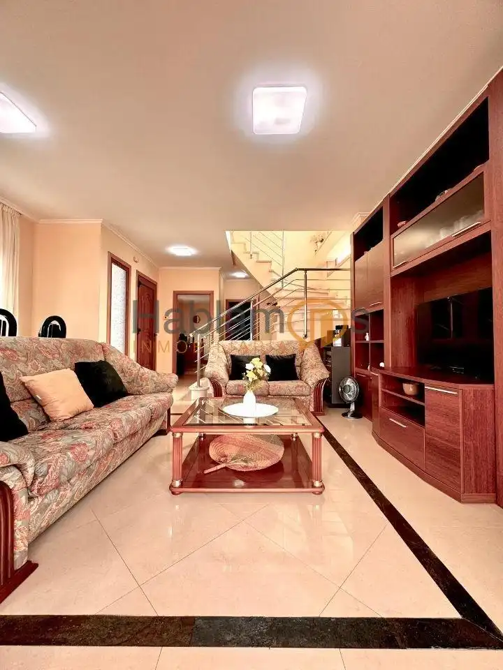 Sala de estar de Casa o chalet en venta en Vilagarcía de Arousa con Calefacción, Jardín privado y Terraza