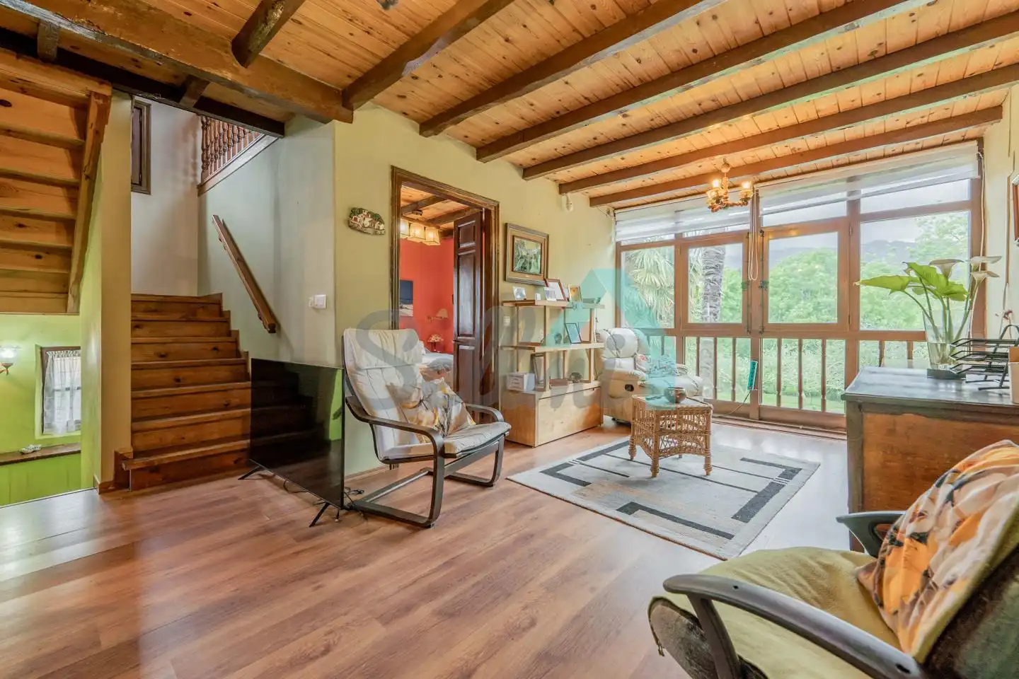 Sala d'estar de Casa o xalet en venda en Llanes amb Calefacció, Jardí privat i Parquet