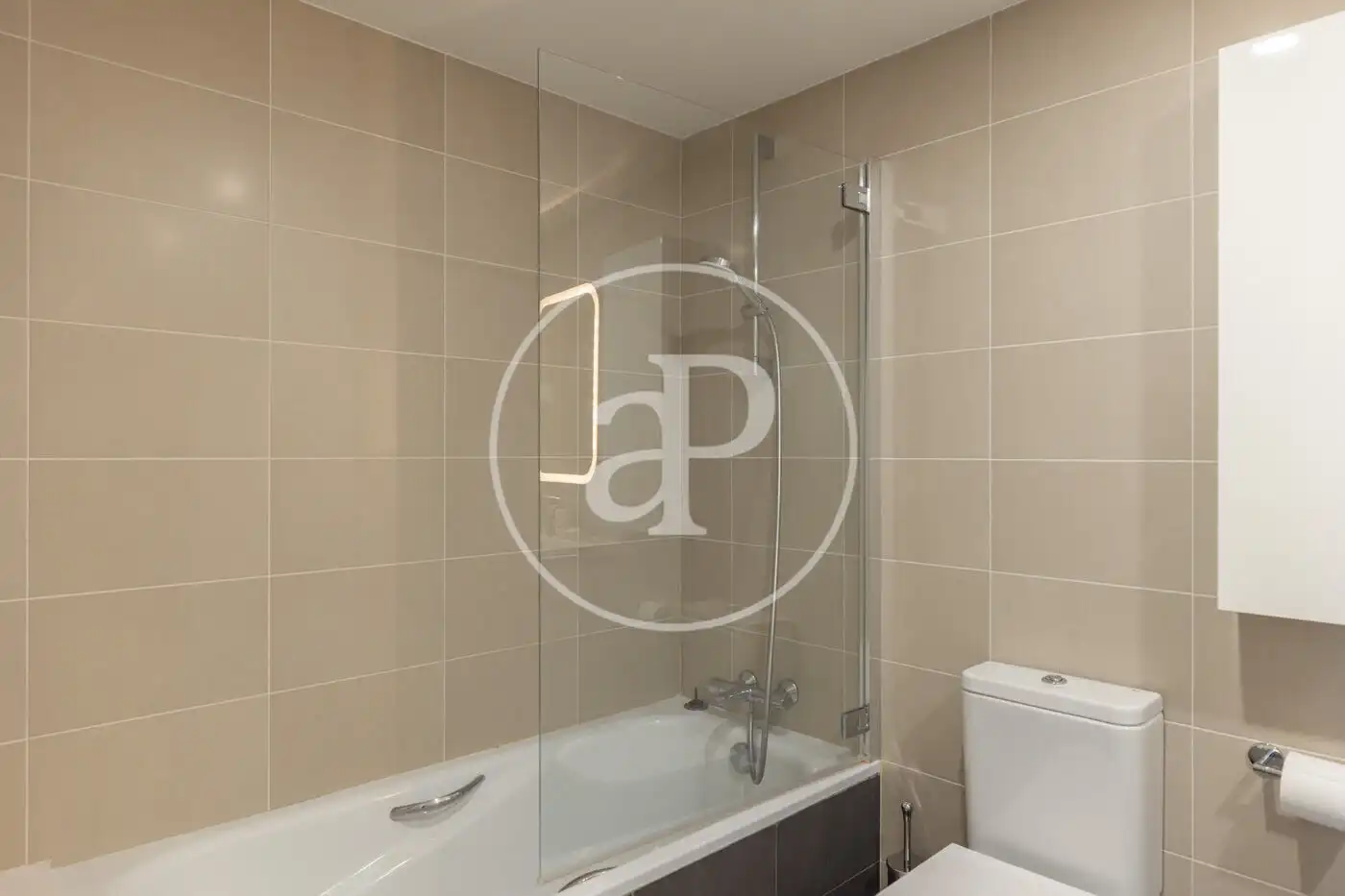 Baño de Piso en venta en Sant Just Desvern con Aire acondicionado, Calefacción y Terraza