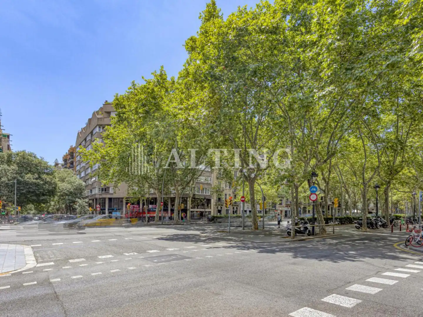 Außenansicht von Büro zum Verkauf in Barcelona