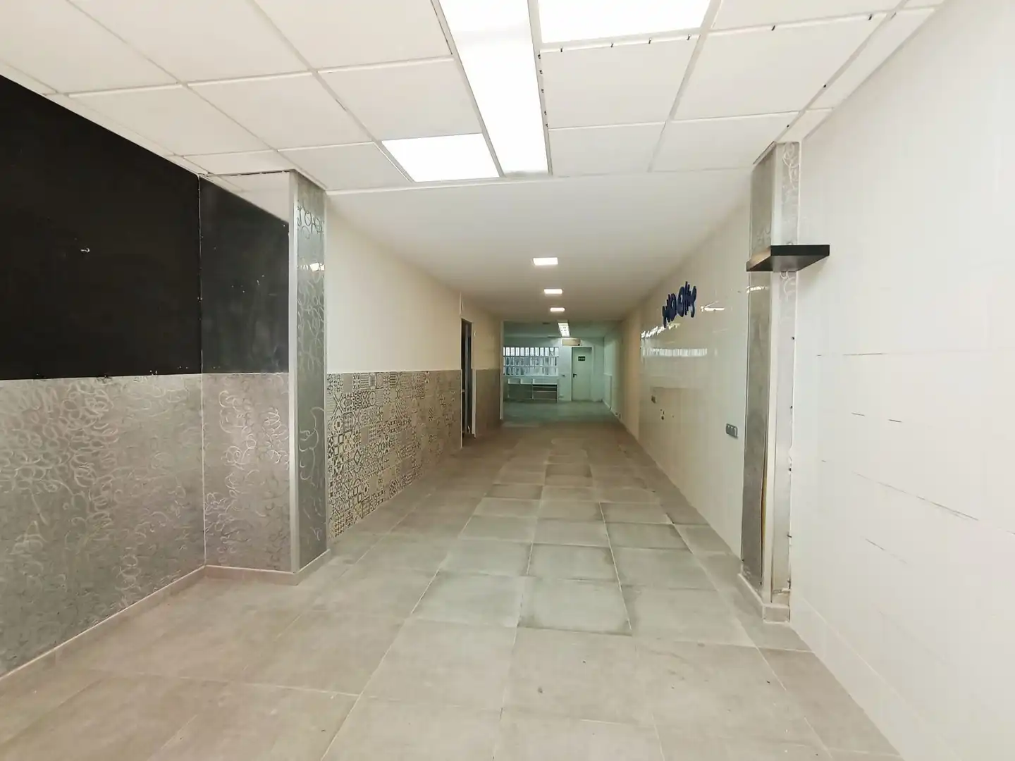Local comercial de lloguer a Lluis Puigjaner 8, imagen 2