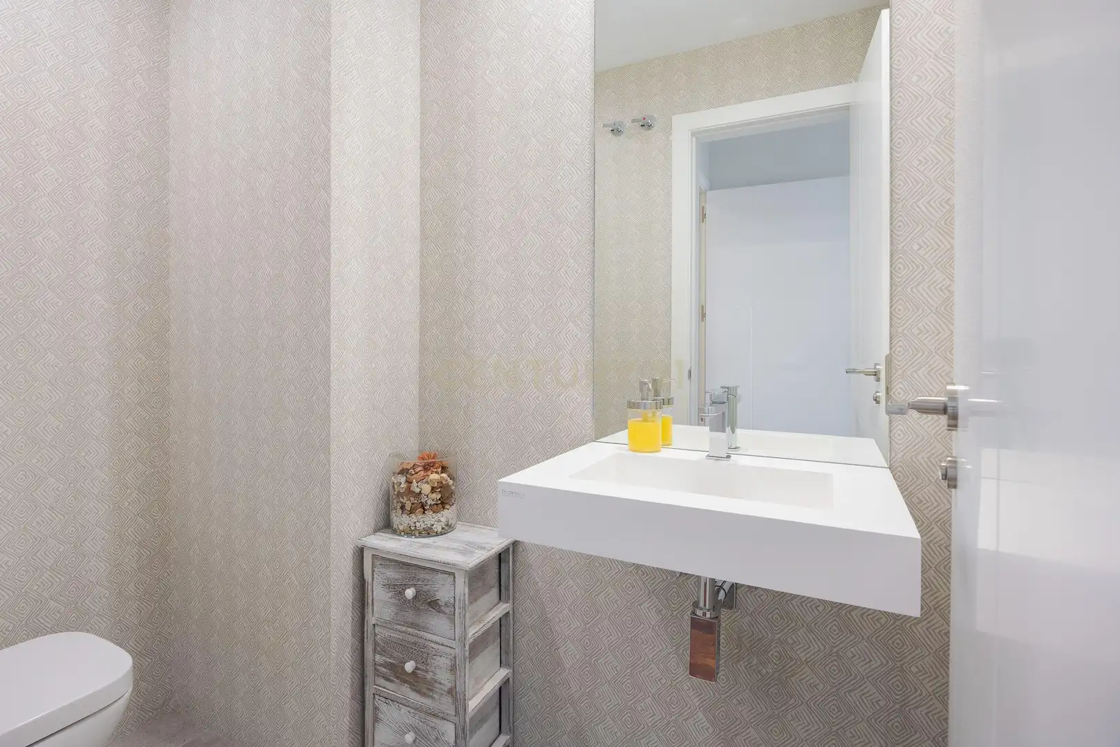 Baño de Apartamento en venta en Madrid con Piscina