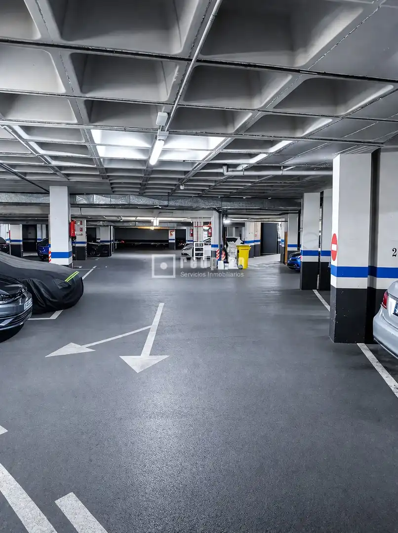 Garage for sale in de Cristóbal Bordiú, Ríos Rosas - Nuevos Ministerios