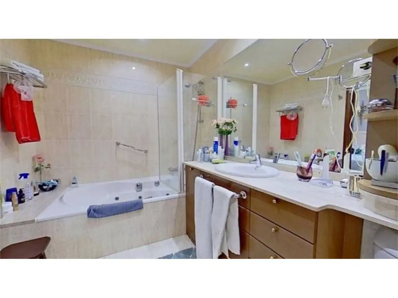 Bathroom of Houses for sale in Berango, Bizkaia