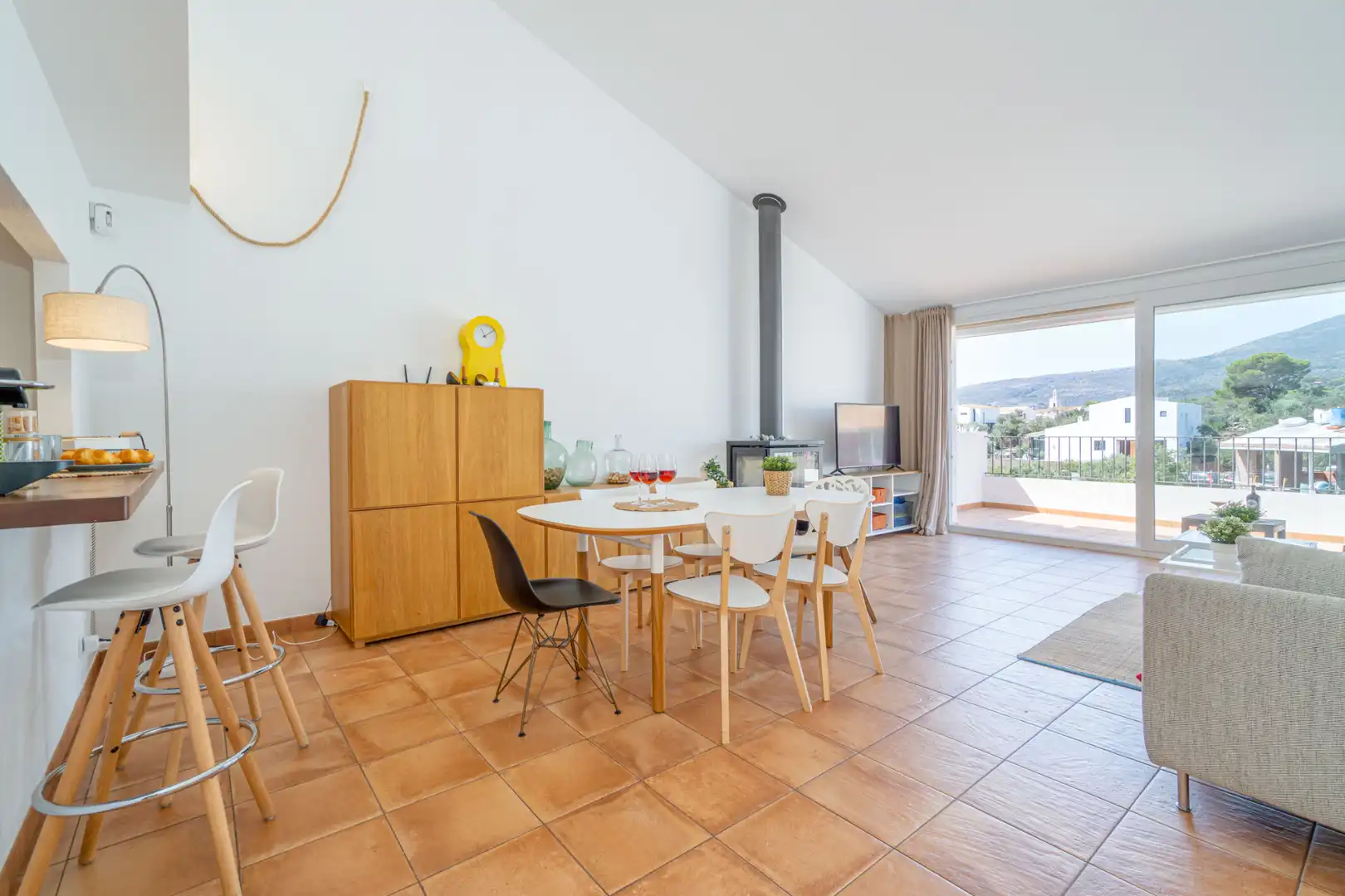 Sala d'estar de Casa adosada en venda en Cadaqués amb Aire condicionat, Calefacció i Terrassa