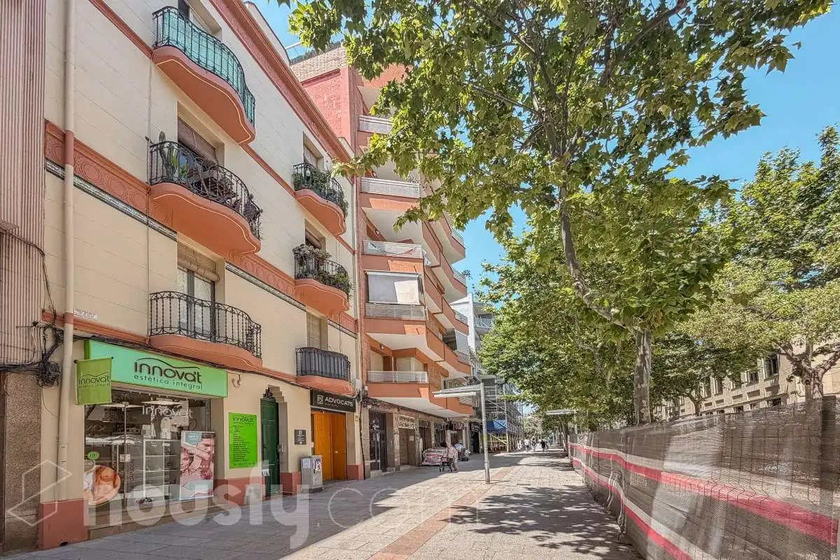 Exterior view of Flat for sale in Cornellà de Llobregat  with Balcony