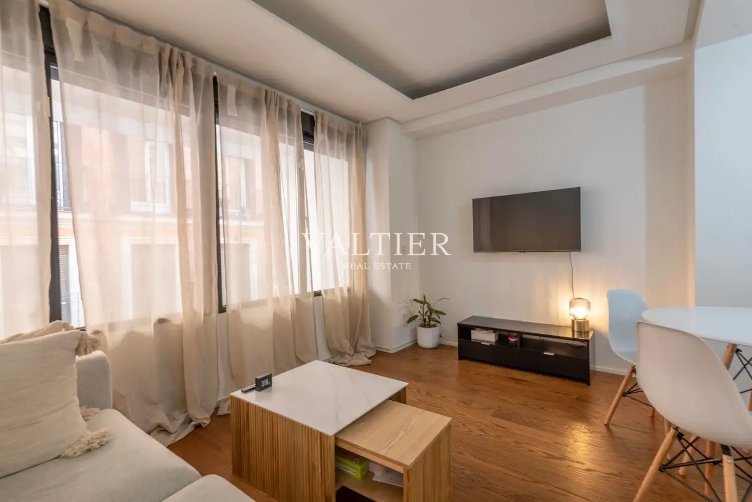 Sala d'estar de Pis de lloguer en  Madrid Capital amb Aire condicionat, Terrassa i Traster