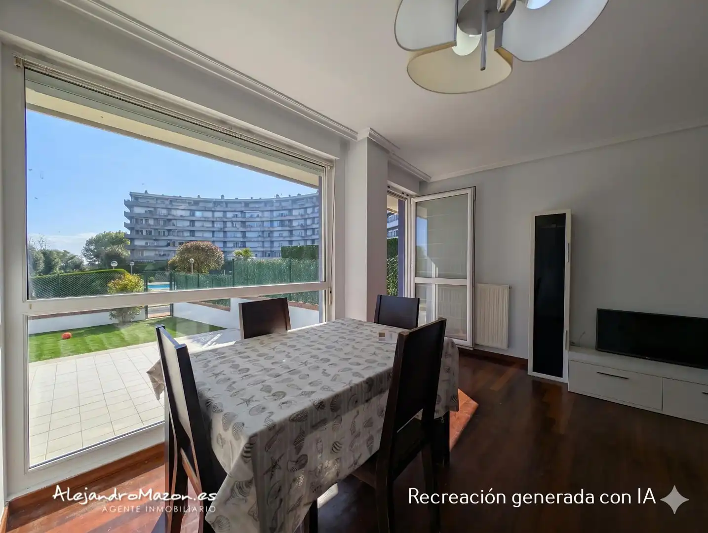 Comedor de Piso en venta en Castro-Urdiales con Calefacción, Jardín privado y Terraza