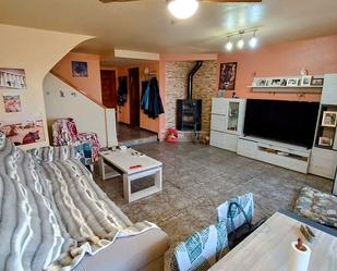 Sala d'estar de Casa o xalet en venda en Elda amb Aire condicionat, Calefacció i Jardí privat