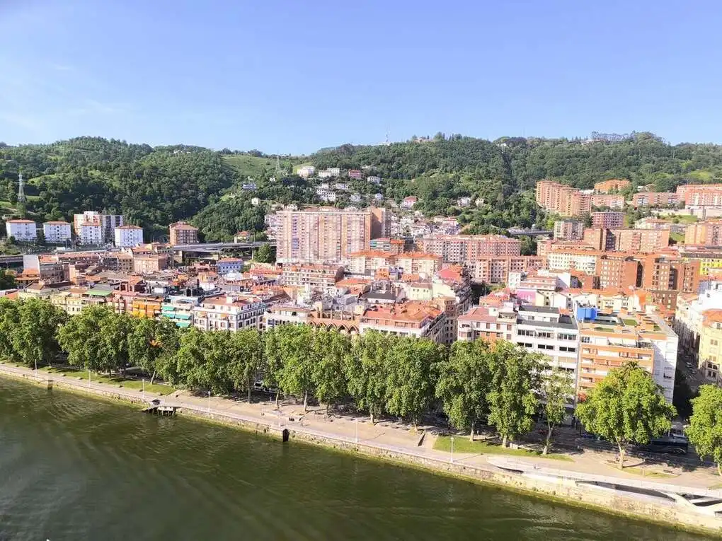 Vista exterior de Piso en venta en Bilbao  con Aire acondicionado, Calefacción y Trastero