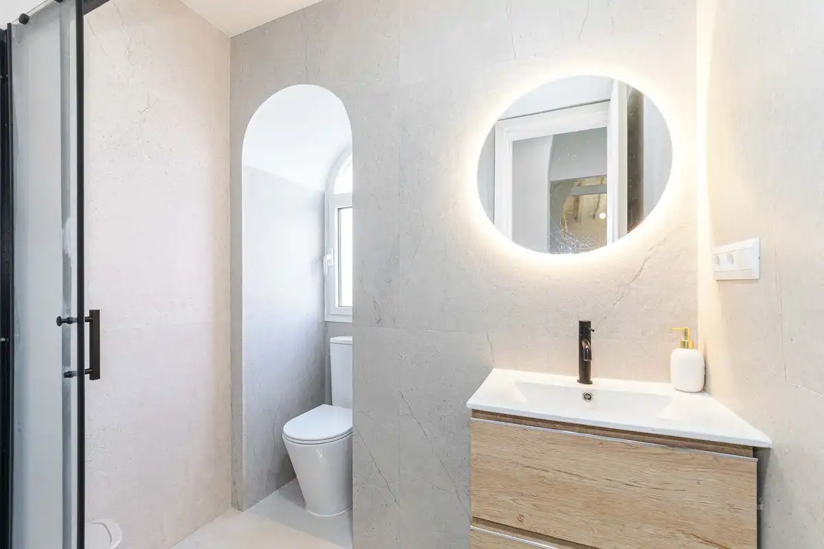 Bathroom of Flat for sale in Utrera  with Heating, Terrace and Furnished