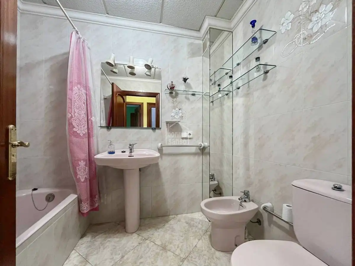 Baño de Apartamento en venta en Alaior con Terraza