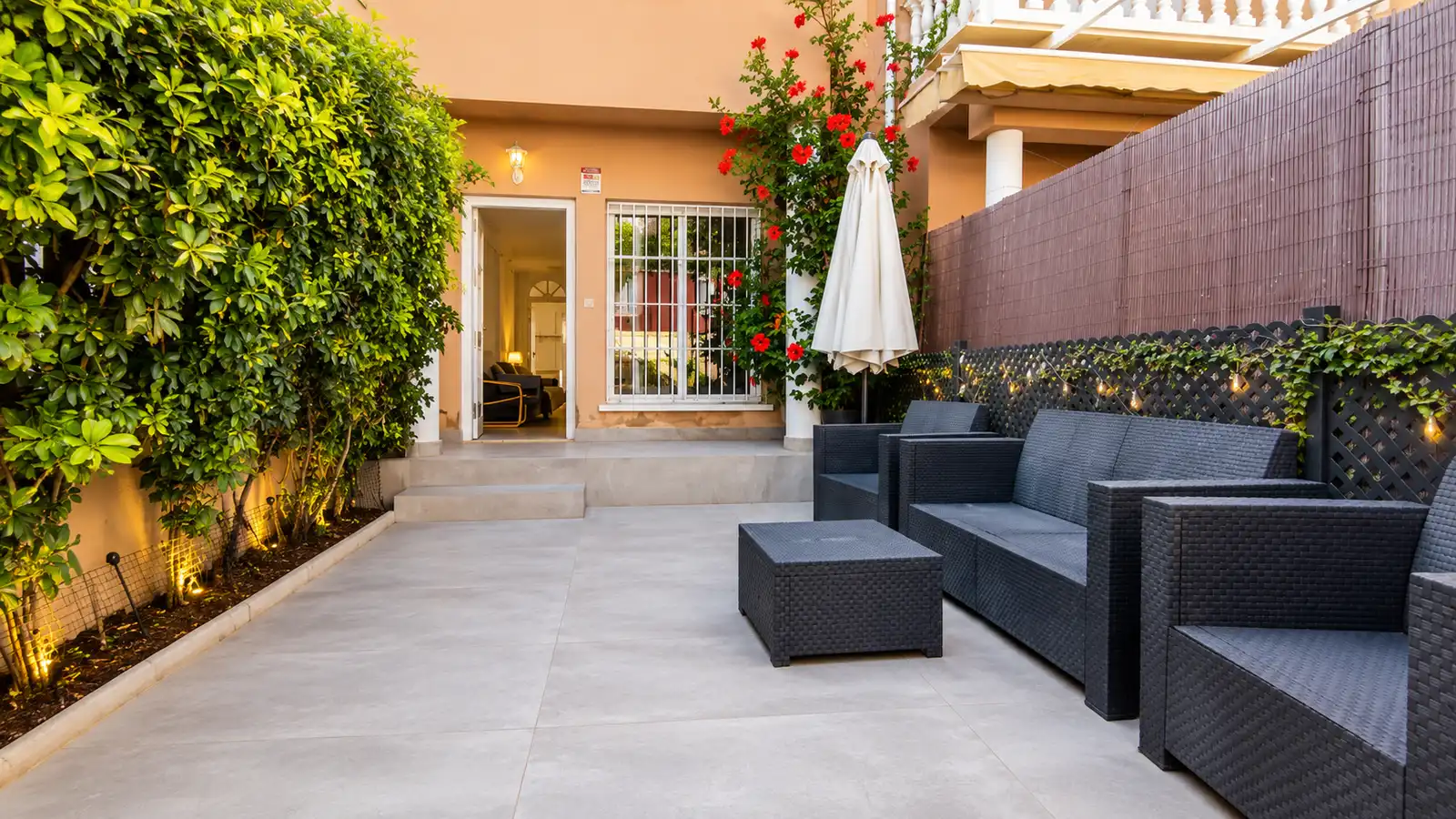Terrassa de Casa o xalet en venda en Elche / Elx amb Aire condicionat, Calefacció i Jardí privat
