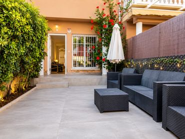 Detached house with balcony for sale in Elche ciudad