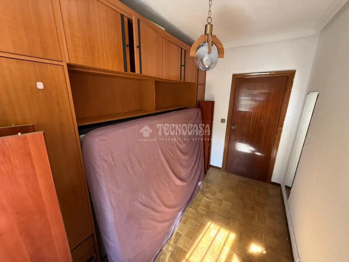 Bedroom of Flat for sale in Madrid