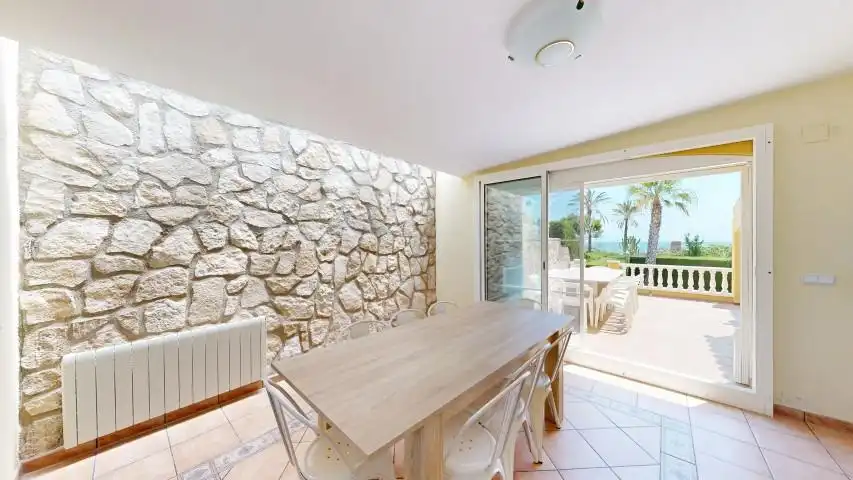 Menjador de Casa o xalet en venda en L'Ametlla de Mar  amb Aire condicionat, Jardí privat i Terrassa
