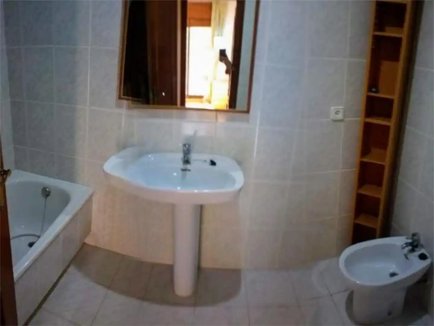 Baño de Piso de alquiler en Petrer con Aire acondicionado, Parquet y Amueblado