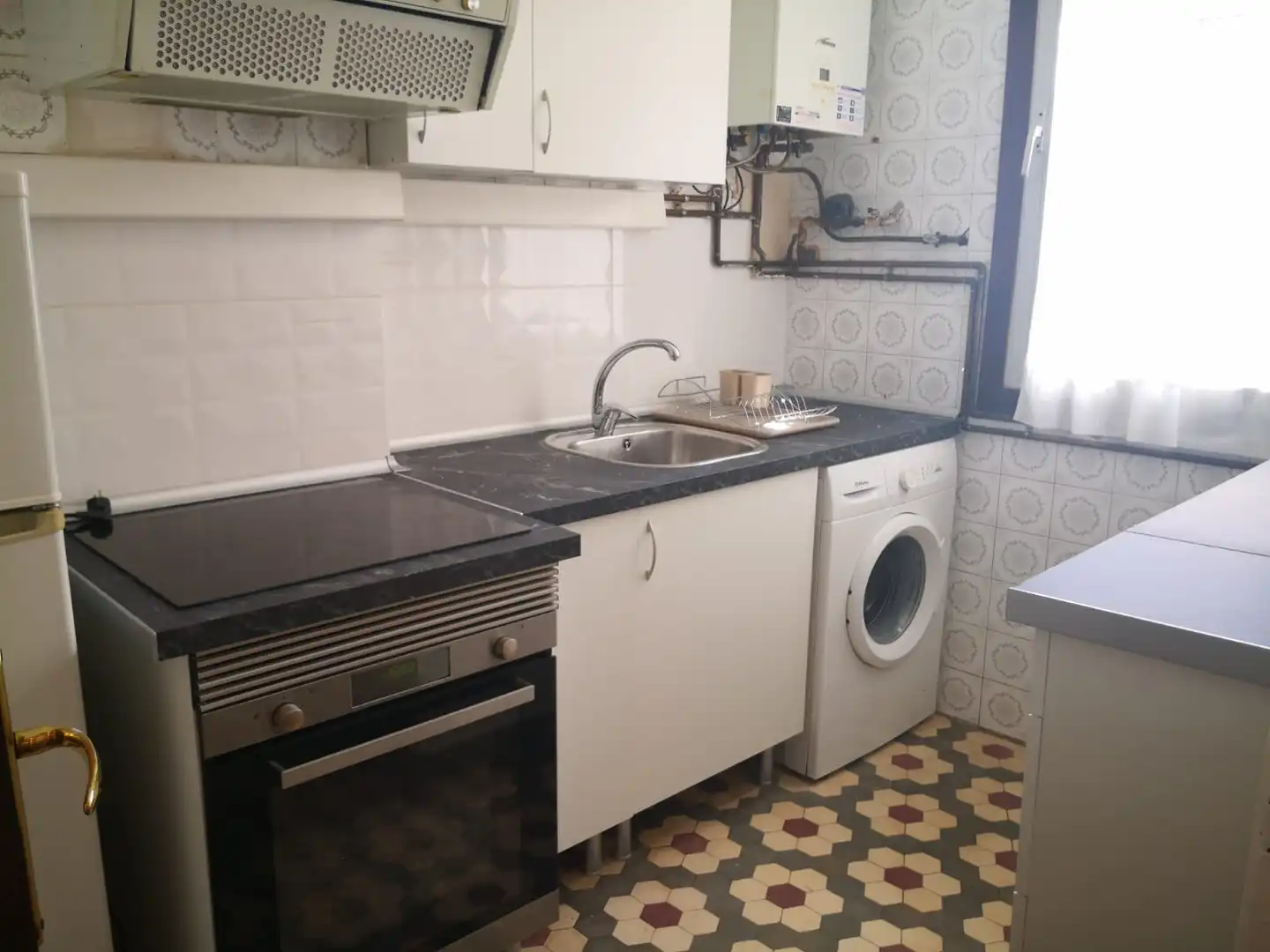 Cocina de Piso de alquiler en Zaragoza con Calefacción, Amueblado y Horno