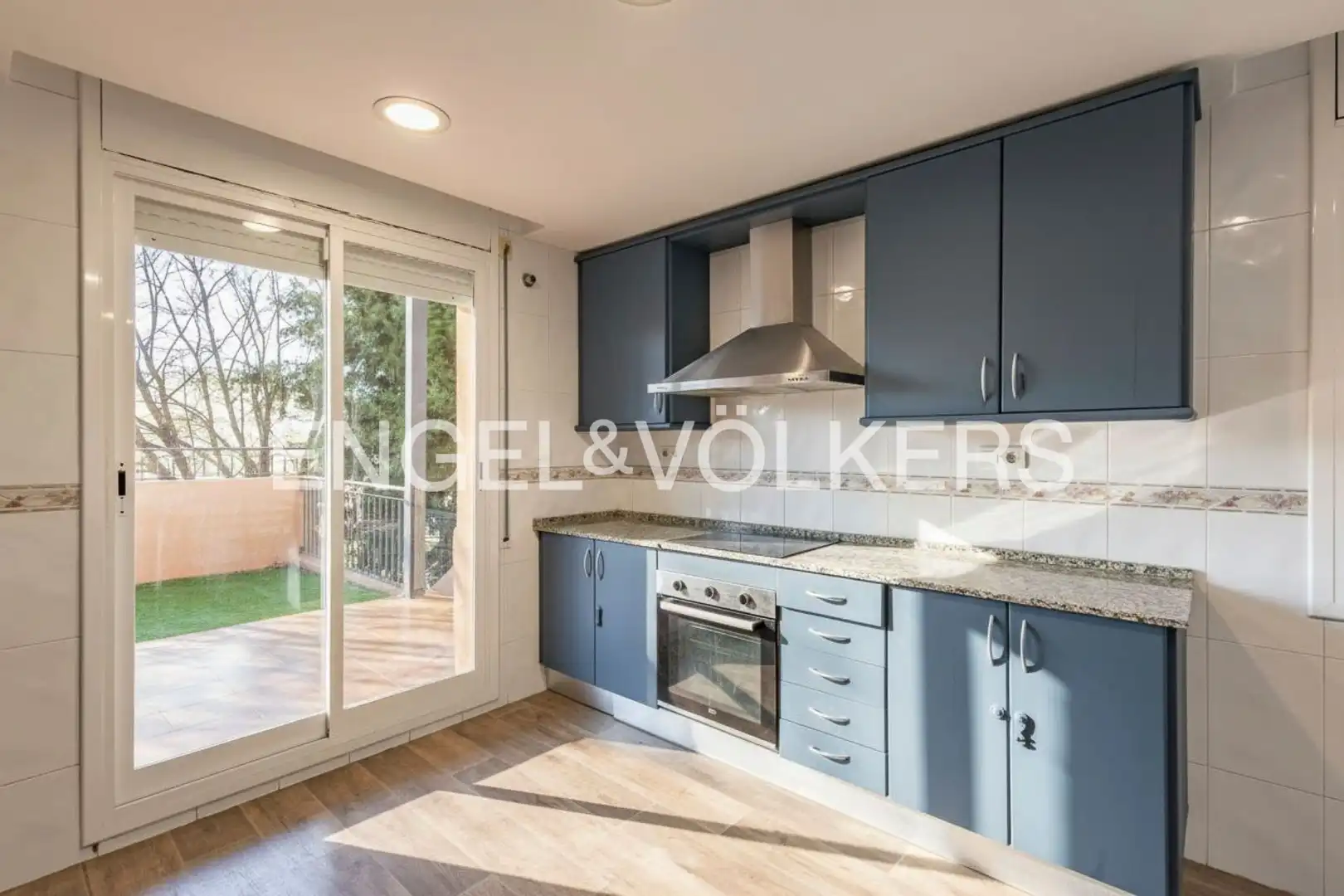 Cocina de Casa o chalet en venta en Vallirana con Calefacción, Jardín privado y Parquet