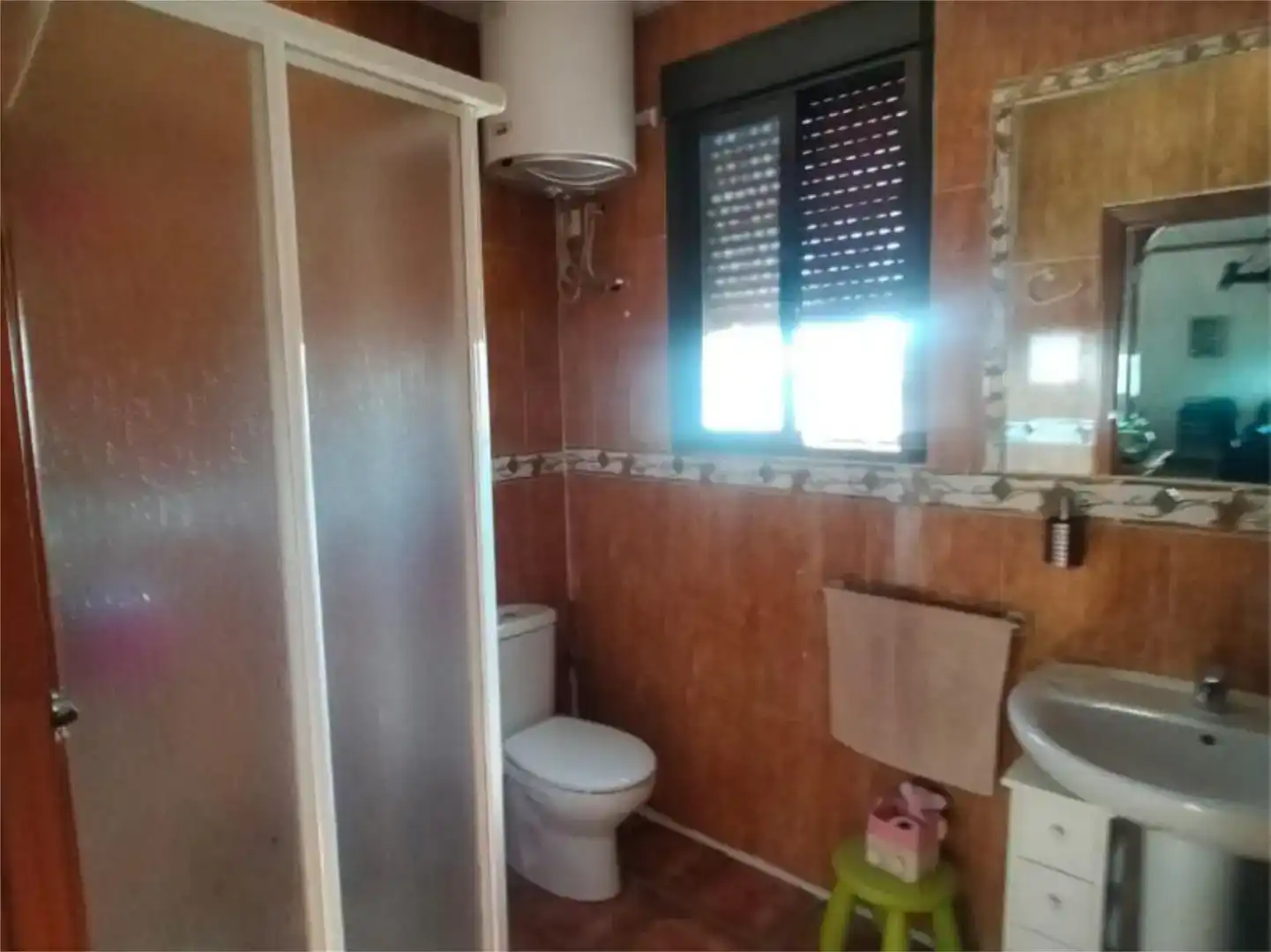 Bany de Finca rústica en venda en Marmolejo amb Aire condicionat i Piscina