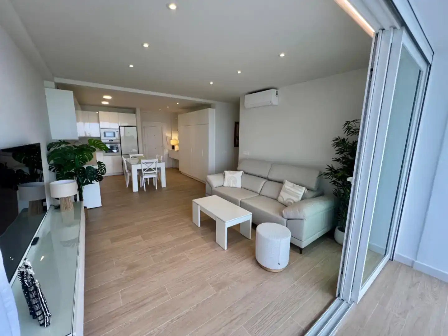 Living room of Flat for rent in Almuñécar  with Air Conditioner and Furnished