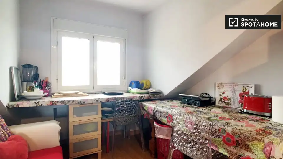 Habitación de Piso de alquiler en Leganés con Aire acondicionado, Calefacción y Amueblado