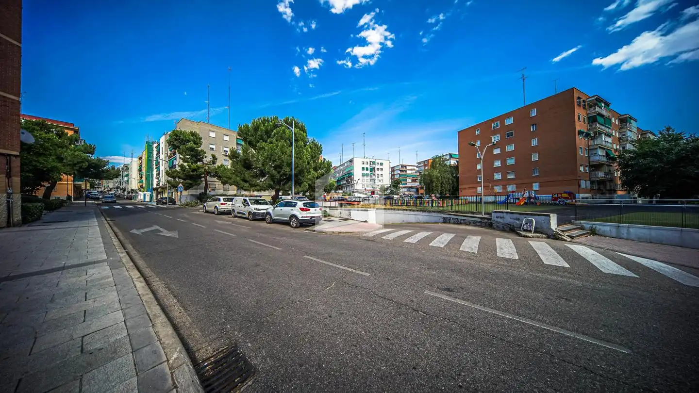 Exterior view of Ground floor for sale in Alcorcón  with Heating and Parquet flooring