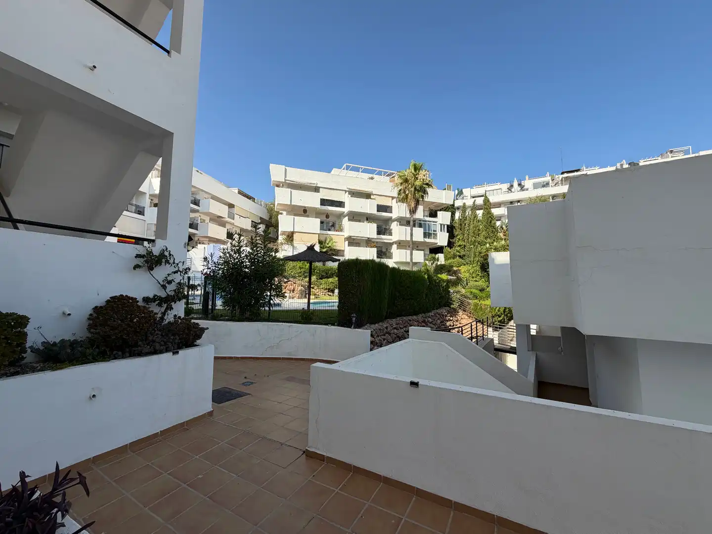 Vista exterior de Pis en venda en Mijas amb Piscina comunitària