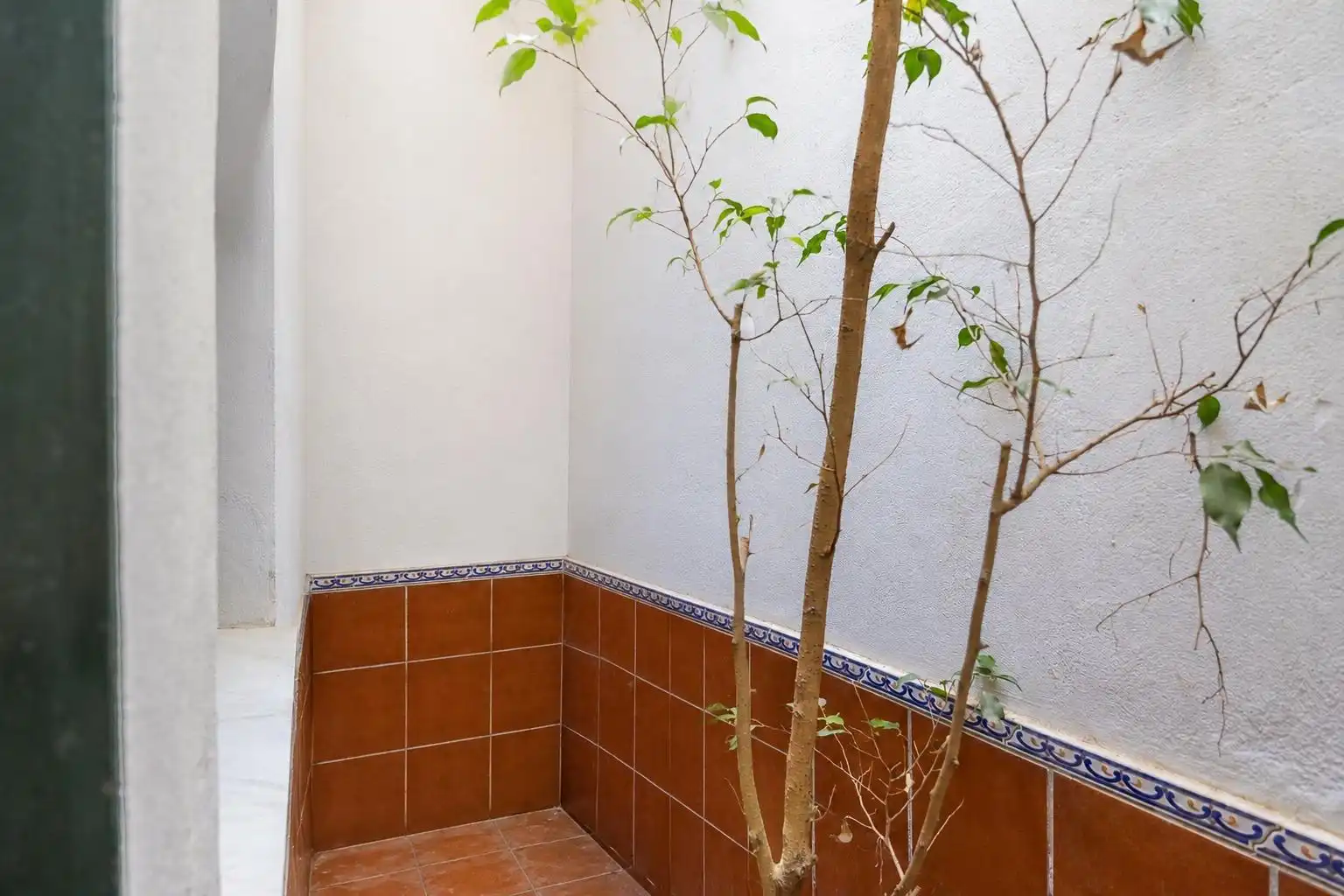 Houses for sale in Sevilla  with Air Conditioner, Terrace and Alarm