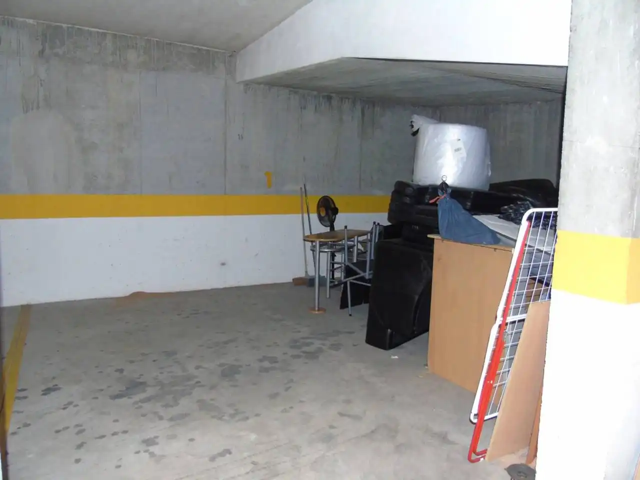 Parking with lift for sale in angel guimera, imagen 4
