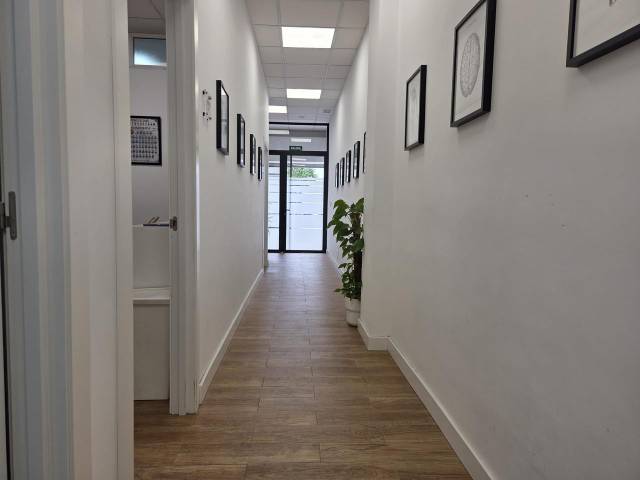 Local comercial en Venta en Maestro Tomás Bretón en Churriana - El Pizarrillo - La Noria-Guadalsol