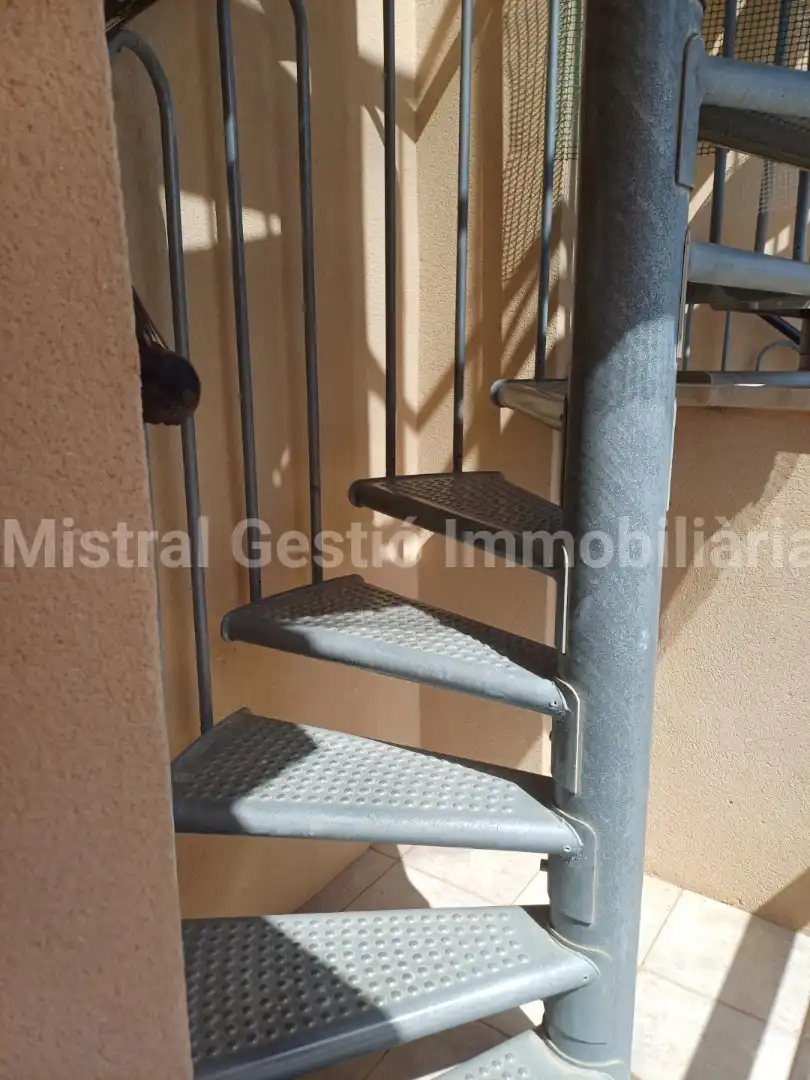 Terrasse von Dachboden zum Verkauf in Calafell mit Klimaanlage, Terrasse und Abstellraum
