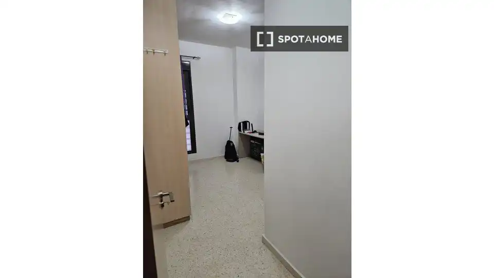 Habitación de Piso de alquiler en Sevilla con Aire acondicionado, Calefacción y Amueblado