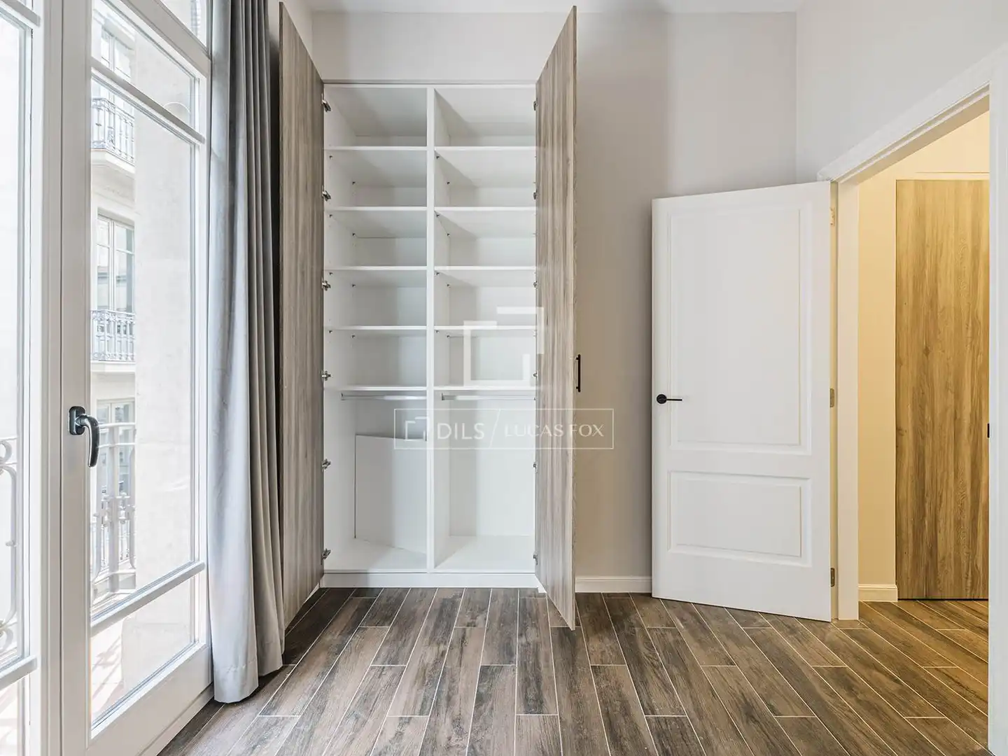 Habitación de Piso en venta en Barcelona con Aire acondicionado, Calefacción y Balcón