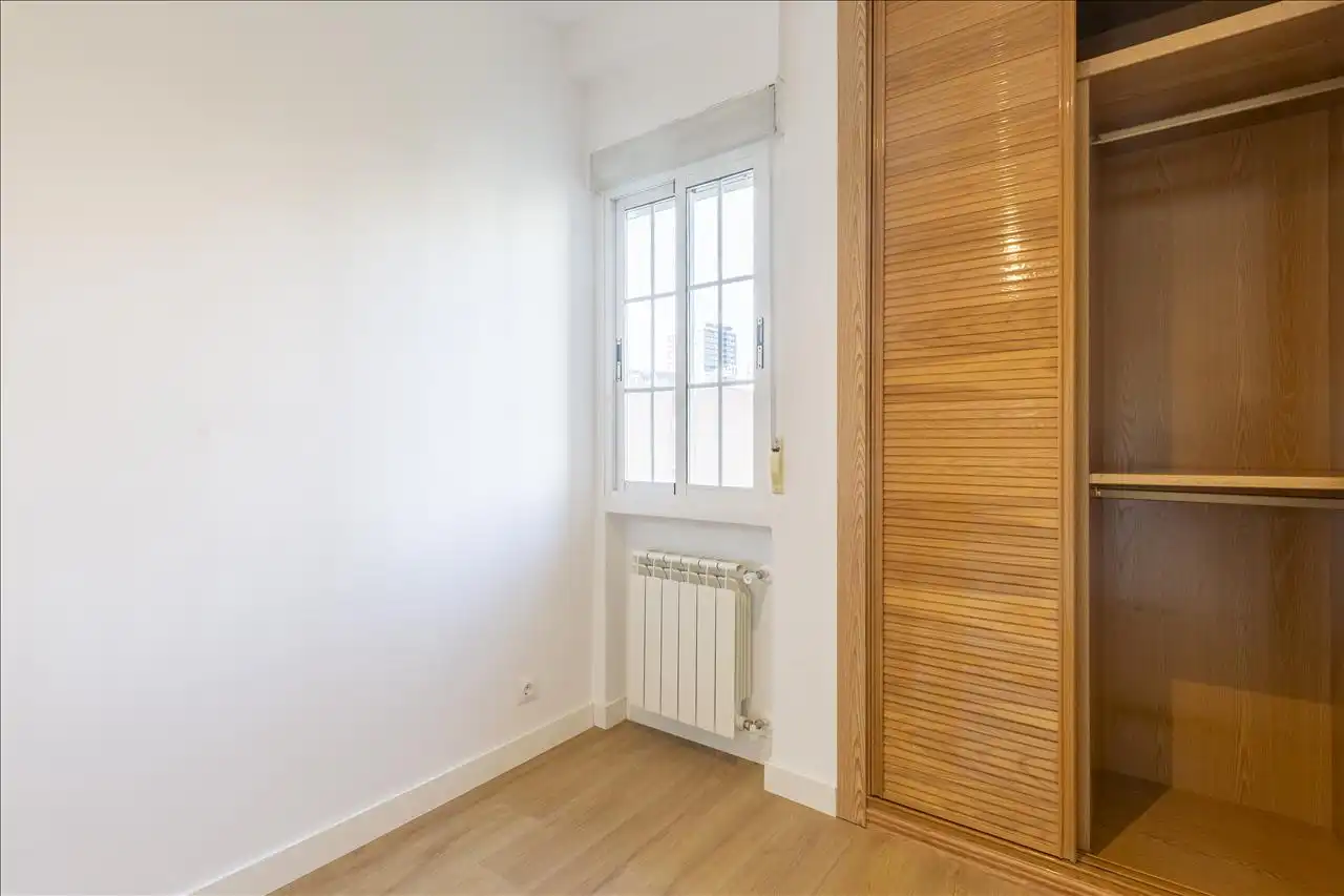 Habitación de Piso en venta en Madrid con Terraza