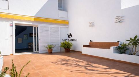 Foto 2 de Casa adosada en venta en Calle Mallorca, Los Abrigos, Granadilla de Abona