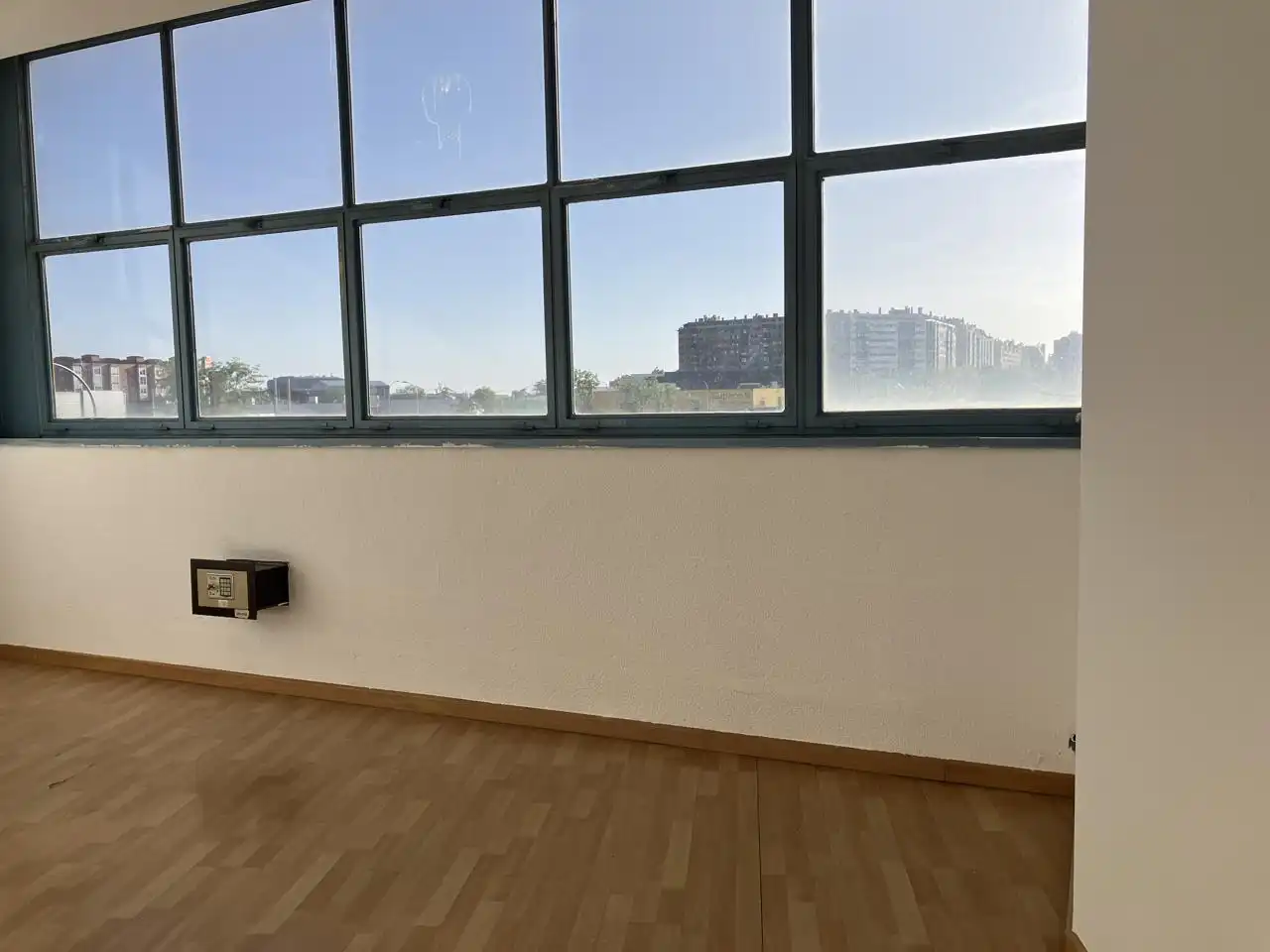 Habitación de Nave industrial en venta en Madrid