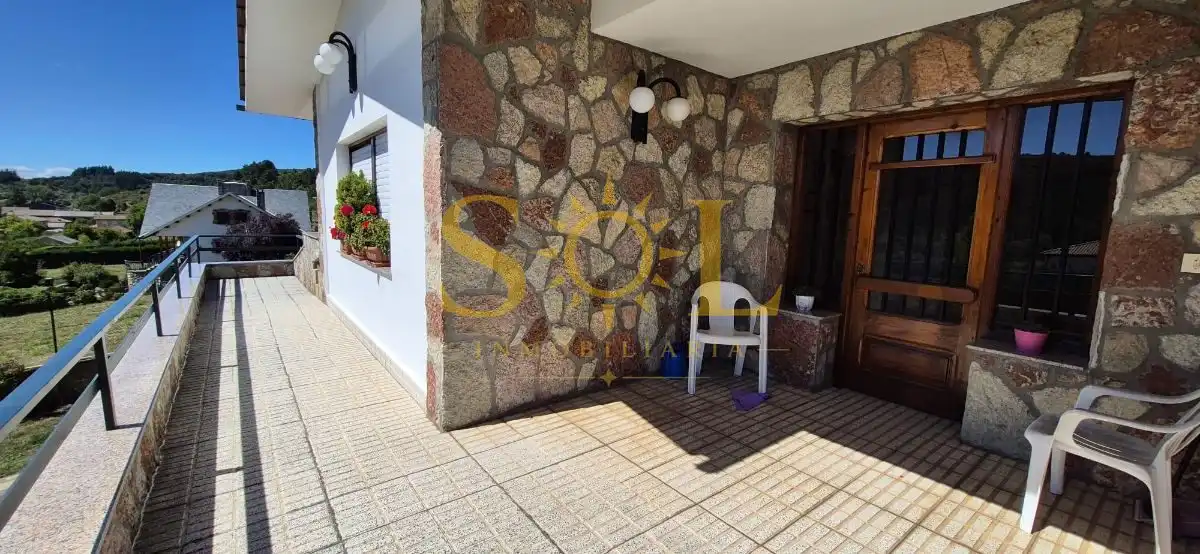 Vista exterior de Casa o chalet en venta en Carrocera con Calefacción, Jardín privado y Terraza