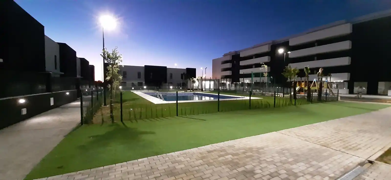 Schwimmbecken von Wohnung zur Miete in La Rinconada mit Klimaanlage, Heizung und Terrasse