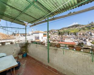 Vista exterior de Pis en venda en  Granada Capital amb Aire condicionat, Terrassa i Balcó