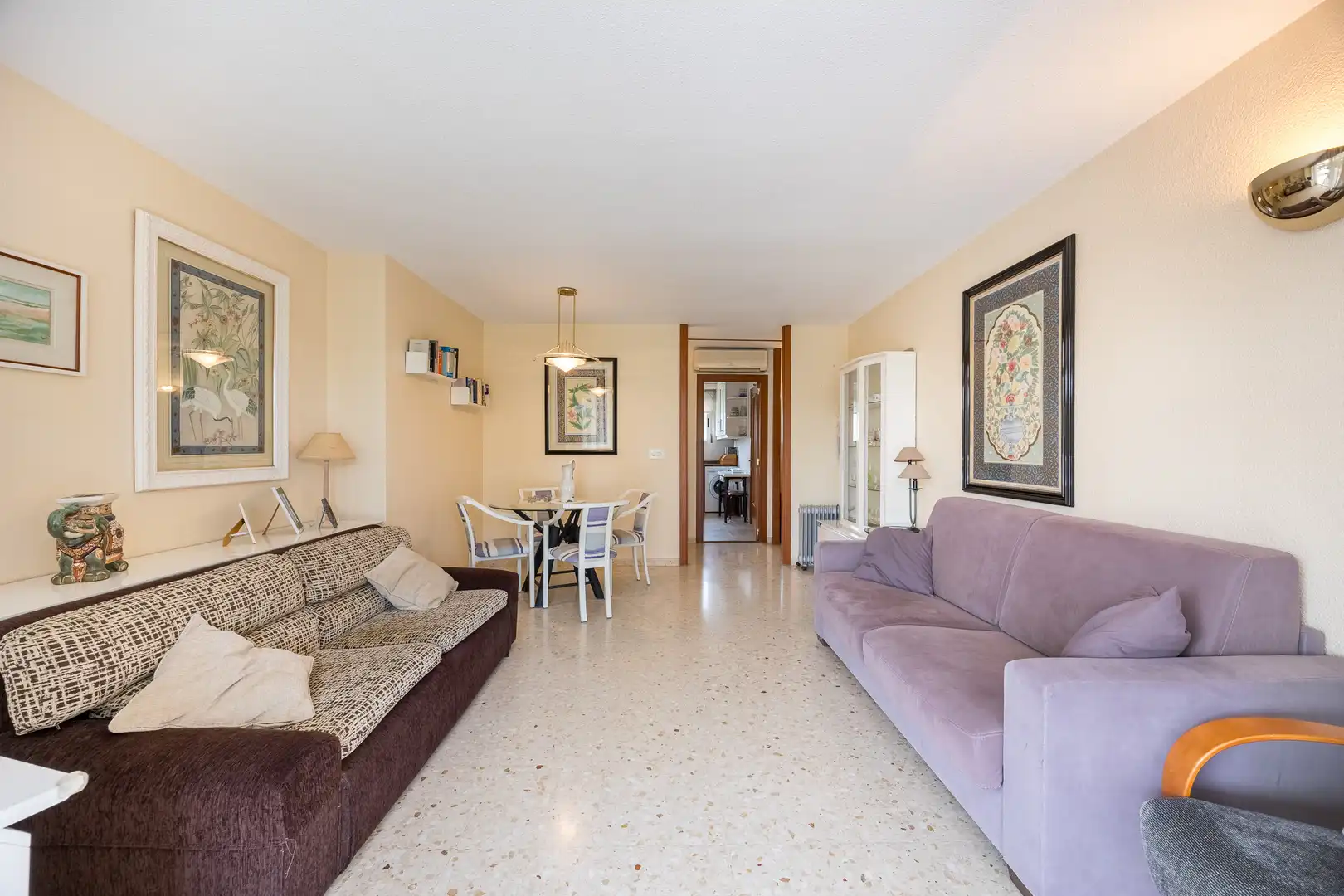 Sala de estar de Piso en venta en Benidorm con Piscina, Amueblado y Piscina comunitaria