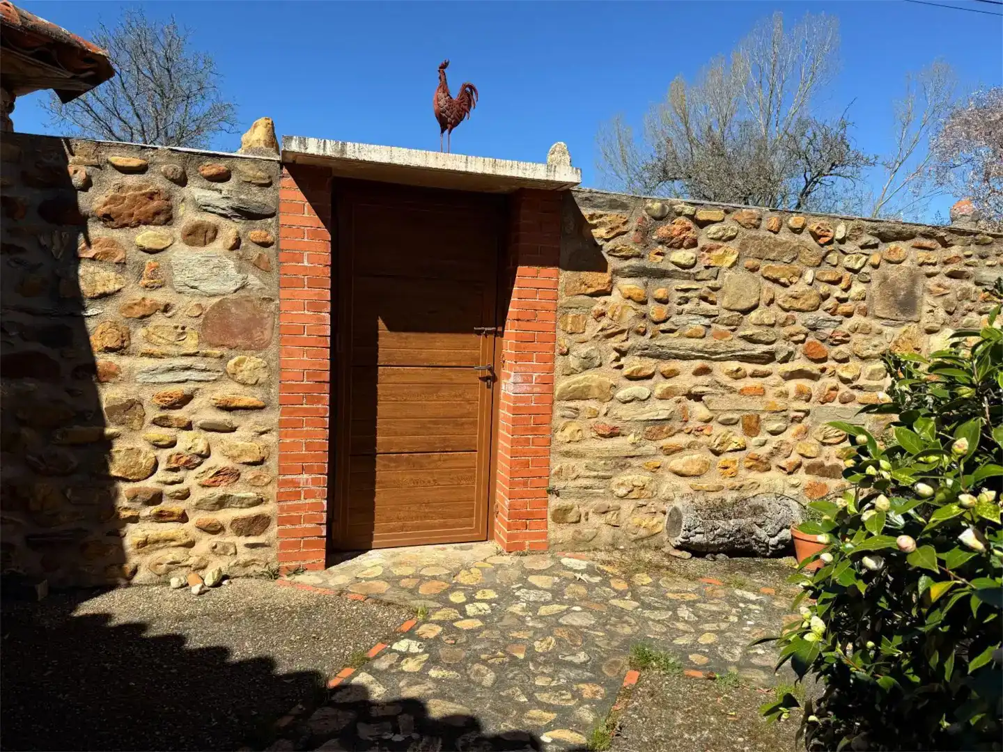 Vista exterior de Casa o chalet en venta en Luyego con Balcón