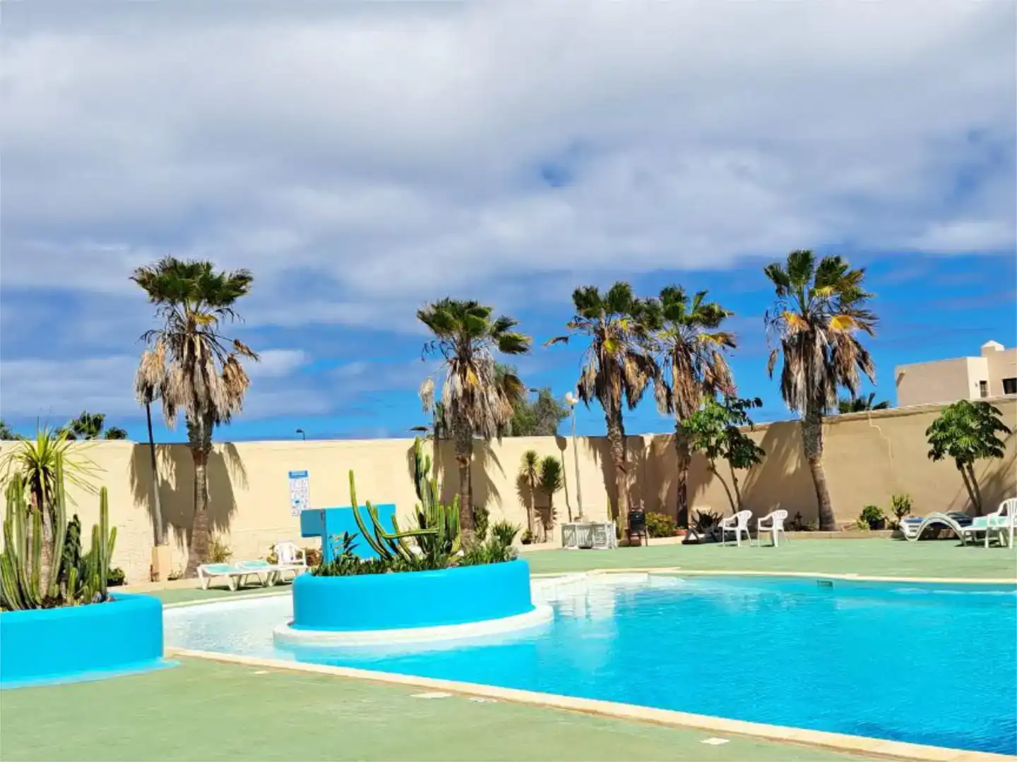Piscina de Casa adosada en venta en La Oliva con Piscina y Amueblado