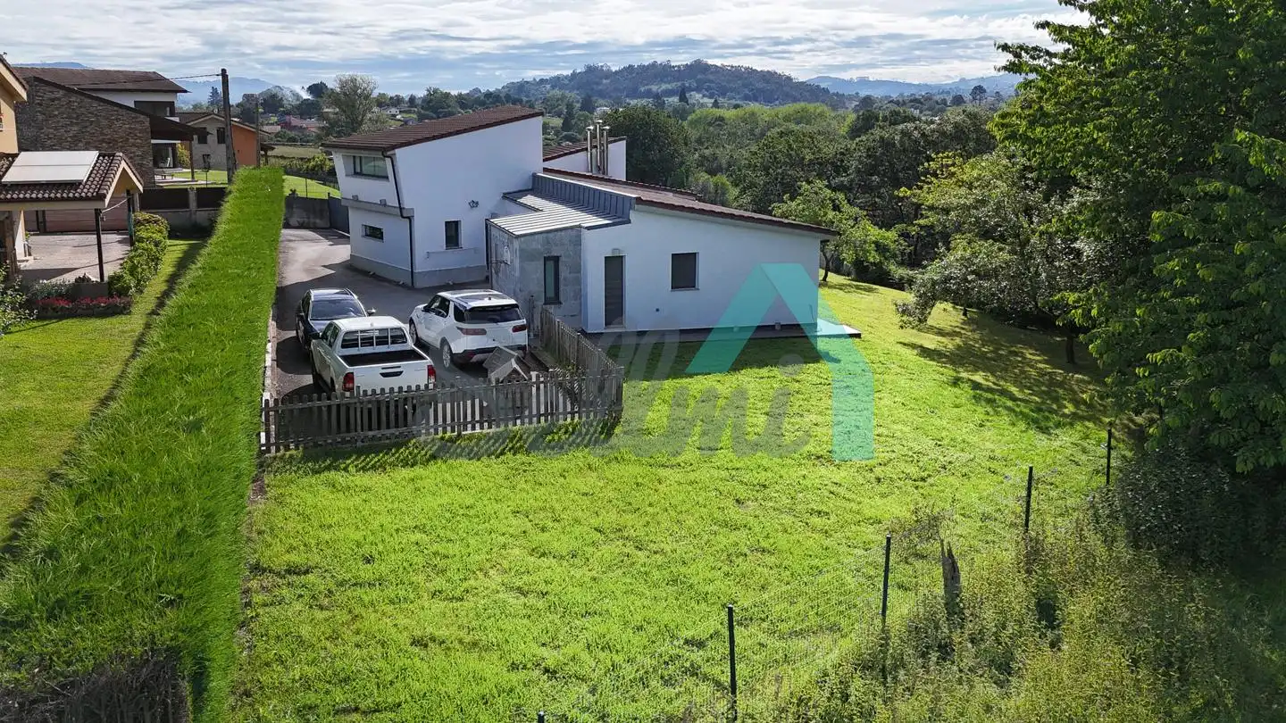Exterior view of Houses for rent in Siero  with Heating, Parquet flooring and Terrace