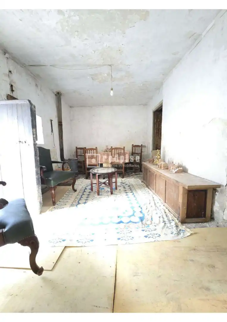 Sala d'estar de Casa o xalet en venda en Torres de la Alameda amb Jardí privat i Traster