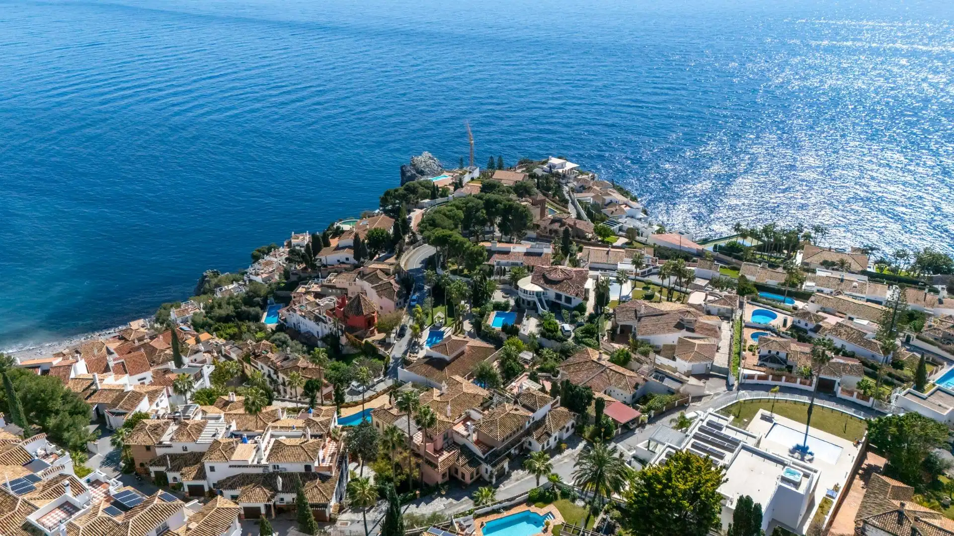 Vista exterior de Casa o xalet en venda en Almuñécar amb Aire condicionat, Jardí privat i Terrassa