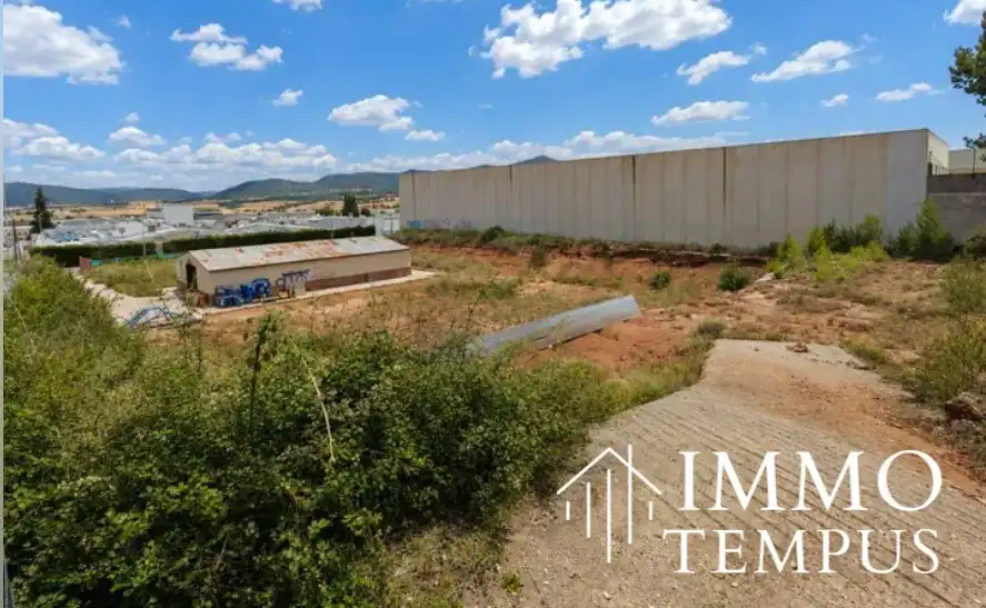 Terreny industrial en venda en Artés