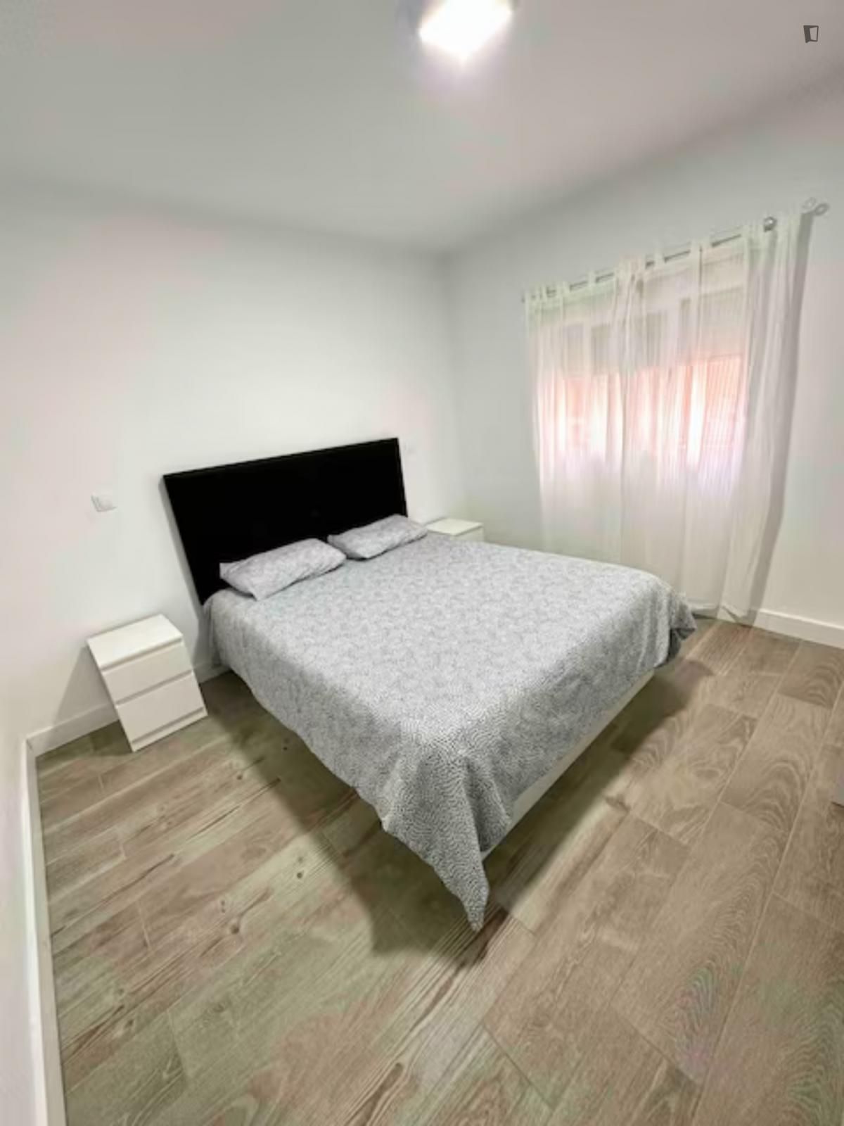 Dormitori de Apartament per a compartir en Leganés amb Calefacció, Moblat i Forn