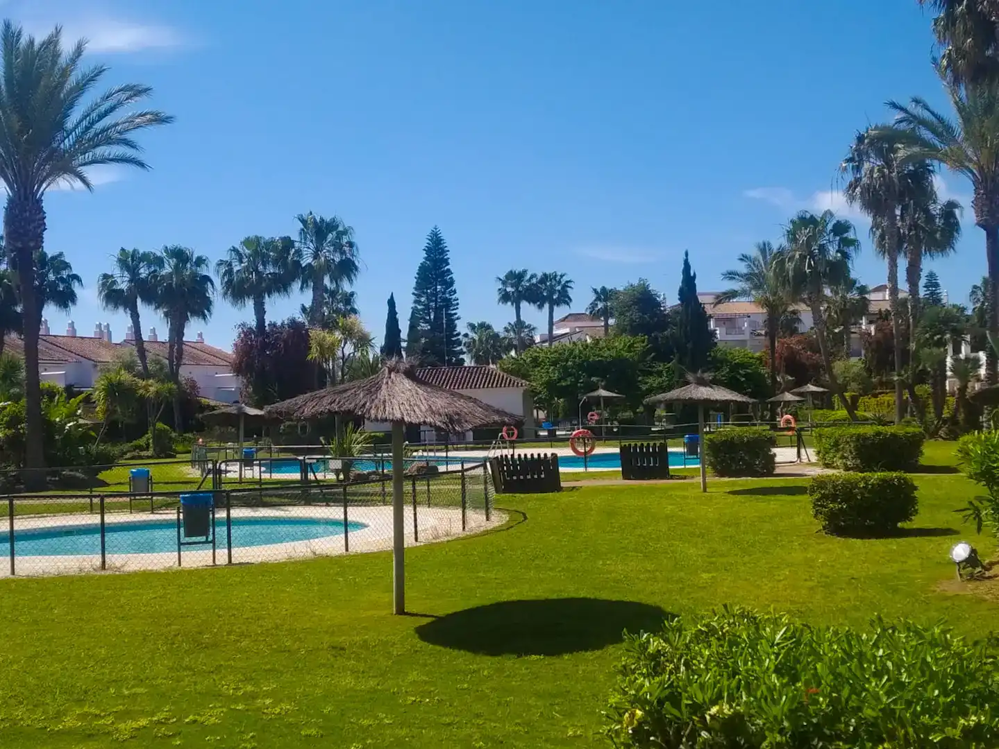 Jardí de Planta baixa de lloguer en Rota amb Aire condicionat, Jardí privat i Piscina
